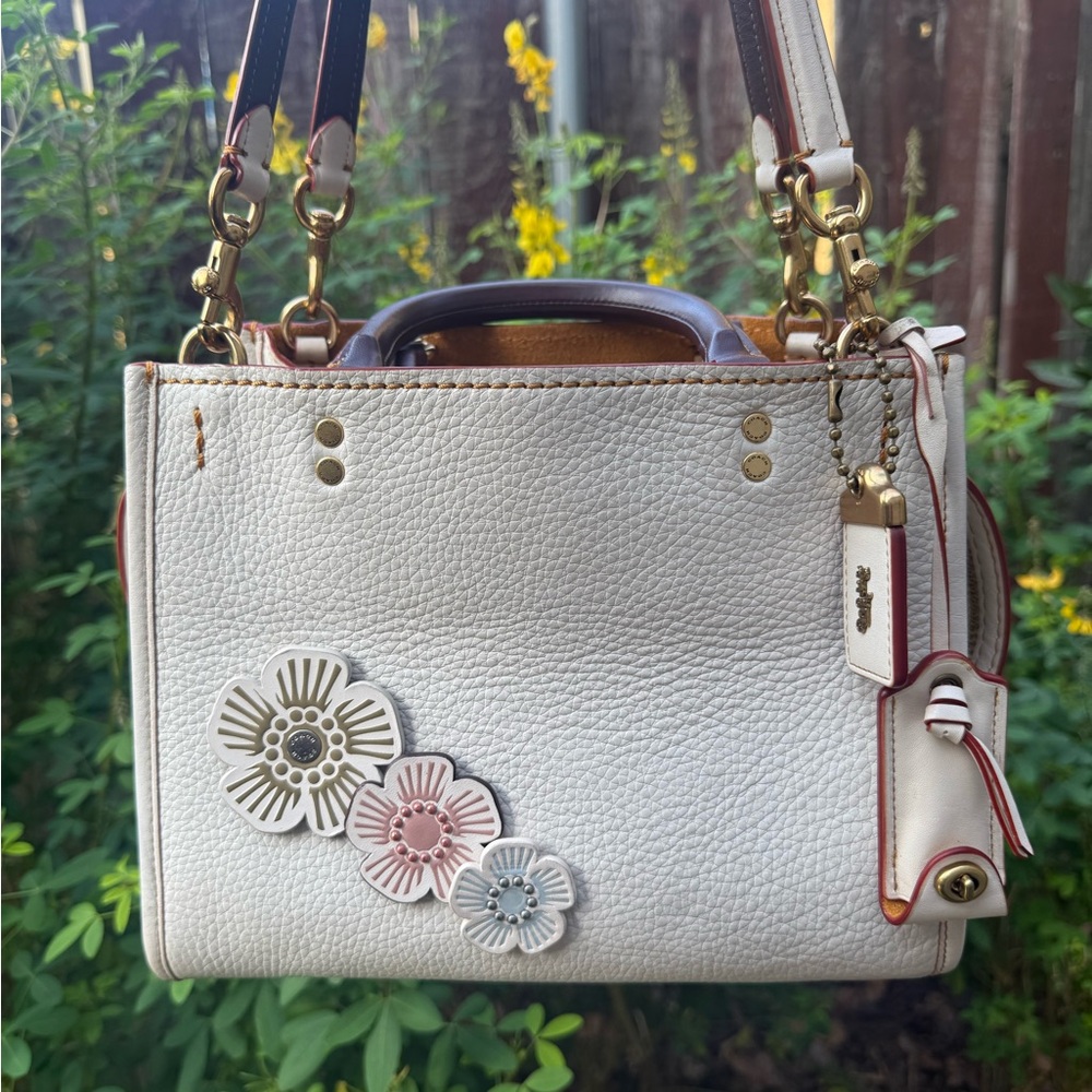 💐Coach Rogue 25 with tea roses💐